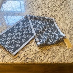 Brand new with tags Michael Kors scarf